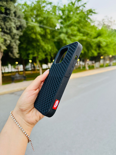 Funda Vans Waffle Para iPhone Color Negro Y Café