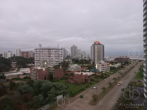 Imagen 25 de 27 de Vende Apartamento De 2 Dormitorios Y Medio En Chiverta, Reciclado Completo. Punta Del Este