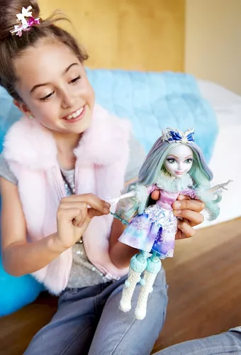 Boneca Ever After High Feitiço De Inverno Crystal Winter