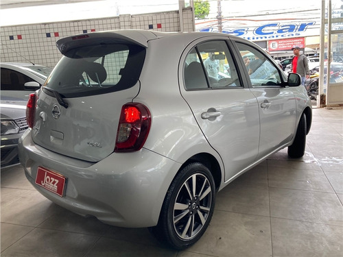 Nissan March 1.6 SV 16V FLEXSTART 4P XTRONIC