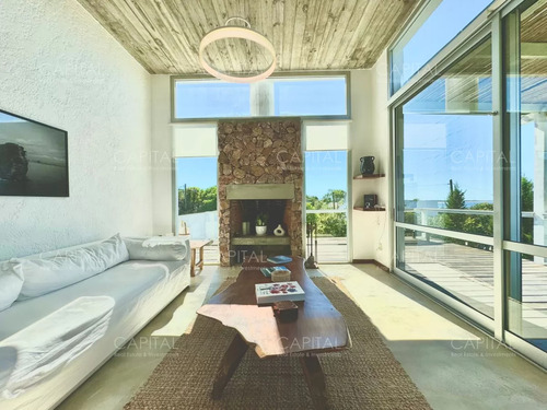 Casa En Venta En Pueblo De José Ignacio Cuatro Dormitorios Y Dependencia