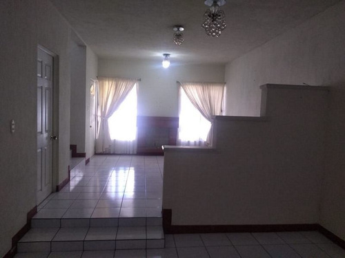 Imagen 2 de 7 de Casa En Venta De 3 Habitaciones En Vistas De San Lucas