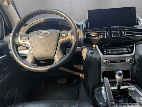 Toyota Land Cruiser 5.7 4x4 At