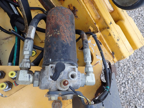 Minicargador John Deere 318d Año 2012 Folio 16428