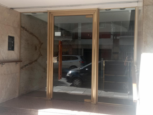 Imagen 2 de 21 de Venta De Departamento De 4 Ambientes En Pumacahua Al 100, Flores
