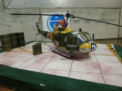 Maqueta A Armar Helicóptero Bell Uh-1 Huey Esc 1/48 Malvinas
