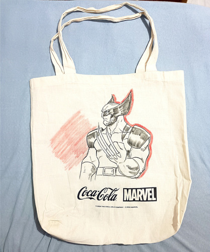 Kit Ecobag Copo Wolverine Coca Cola Cinemark Marvel Geek Bege Wolverine Coca Cola Cinemark Marvel Disney Nerd Geek Deadpool X Men Vingadores Avengers