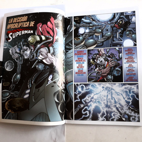 Superman Batalla Con Brainiac Por El Futuro De Metrópolis