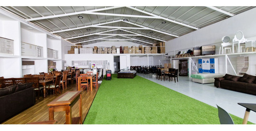 Gran Propiedad Comercial En Quillota, 800 M2., Con 2 Dptos.,