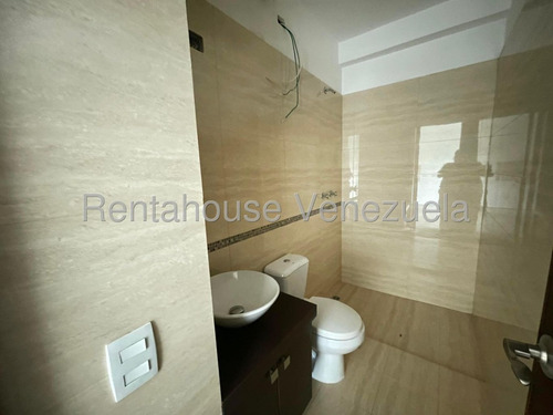 En Venta Iluminado Apartamento Para Acondicionar En Los Guayabitos