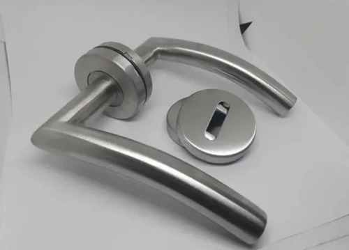 Manija Acero Inoxidable Curva Para Puerta Aluminio