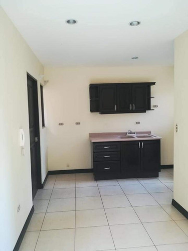 Alquiler De Apartamento Residencial Privado