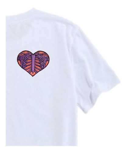 Playera Blanca Bordada Diseño Corazón