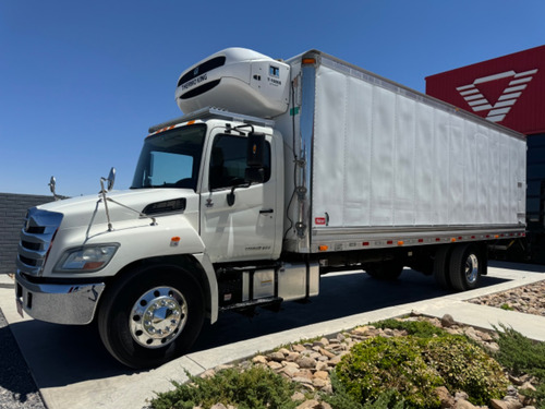 Camion Hino 338 Seminuevo Año 2015 Con Caja Refrigerada