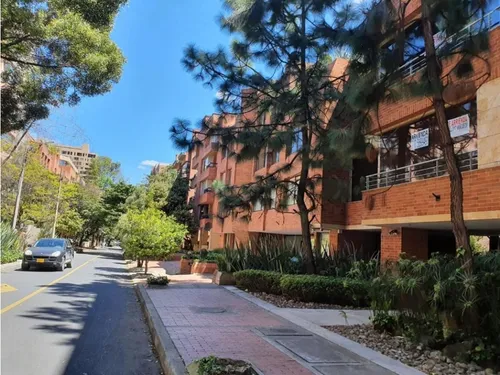 Chico Reservado, Apto Duplex Con Excelentes Acabados