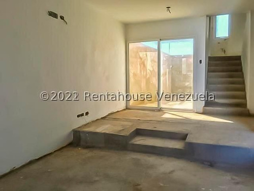 Imagen 6 de 8 de Townhouse Duplex, En Obra Limpia Ideal Para Personalizar, Con Enorme Distribución. Ubicado En Condominio Cerrado De La Puerta Maraven. #22-14857.