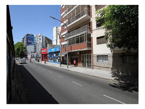 Imagen 10 de 17 de El Terreno Está Ubicado En El Clásico Barrio De Villa Crespo. Sobre La Avenida Juan B Justo Casi Esq