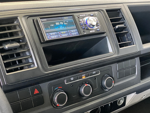 Imagen 13 de 15 de Volkswagen Transporter 9 Pasajeros 2017