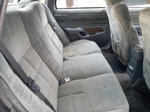 Imagen 7 de 8 de Ford Topas Ghia Sedan