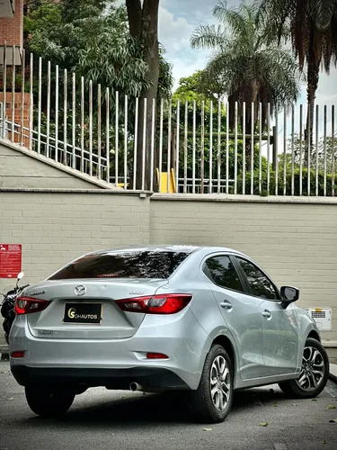 Mazda 2 1.5 Grand Touring Lx Sedan