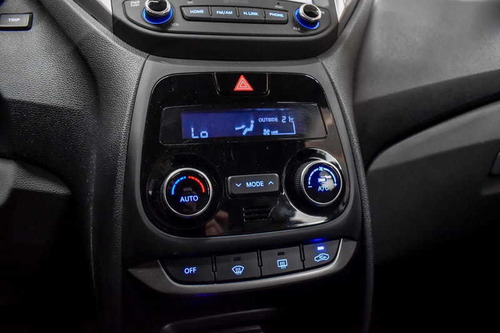 Imagem 5 de 15 de Hyundai Hb20s Premium 1.6 16v Flex Aut.
