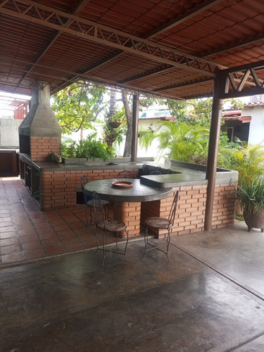 Imagen 12 de 15 de Amplia Y Hermosa Casa En La Mejor Urb. De La Ciudad