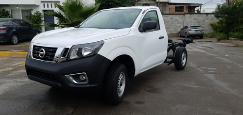Imagen 9 de 15 de Nissan Np300 2017 2.5 Chasis Cabina Dh Aa Pack Seg Mt