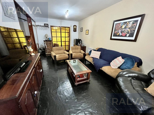 Imagen 5 de 24 de Casa De 4 Ambientes Con Piscina - Mart.-fleming/panam.