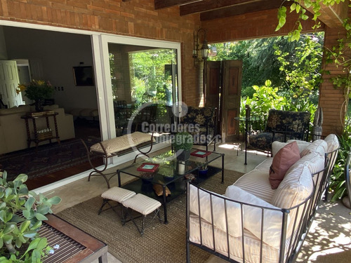 Casa En Venta De 5 Dorm. En Lo Barnechea