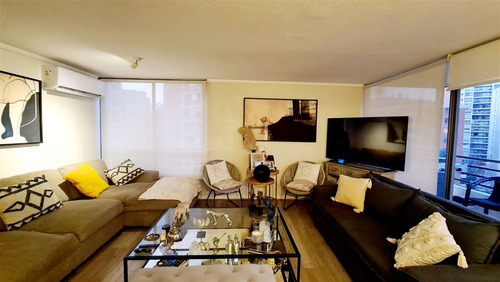 Departamento En Venta De 2 Dorm. En Las Condes