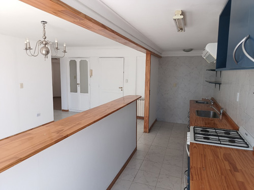 Alquiler Por 1 Año Departamento Microcéntrico Con Vista Al Lago, 2 Dormitorios, Bariloche: $ 1.000.000 + Servicios