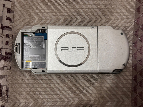 Playstation Portable Psp Super Slim Color Plateado (Usado)