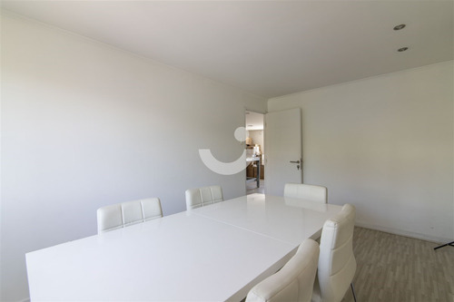 Casa En Venta De 4 Dorm. En Las Condes