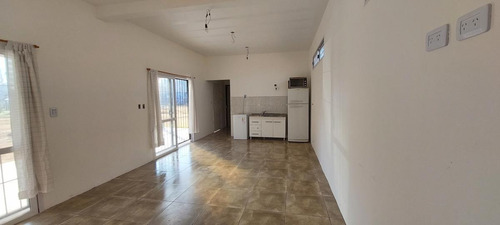 Imagen 4 de 17 de Excelente Casa Tipo Quincho A La Venta - Cañuelas
