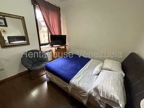 Venta De Penthouse Los Samanes