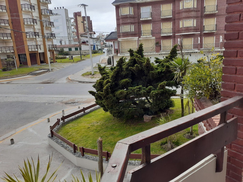 Imagen 15 de 21 de Depto Ubicado En Pleno Centro Con Salida Directa Al Mar Ascensor Cochera Encargado Vista Al Mar