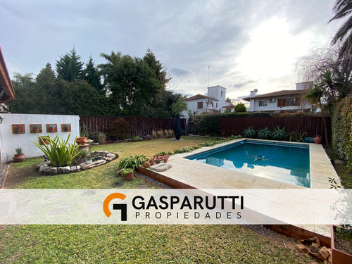 Casa En Venta En Aranjuez Country Club, 4 Dorm. Con Pileta!