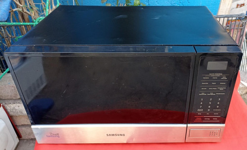 Horno De Microondas Marca Samsung Tamaño Mediano (b24)