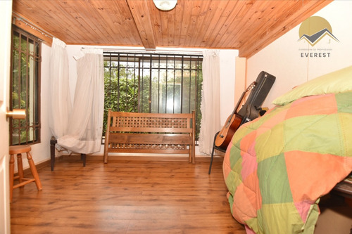 Se Vende Casa 6d 3b Con Estacionamiento. Algarrobo.