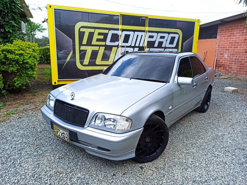 Imagen 2 de 8 de Mercedes-benz 240 C C 240 V6 (170 Cv)