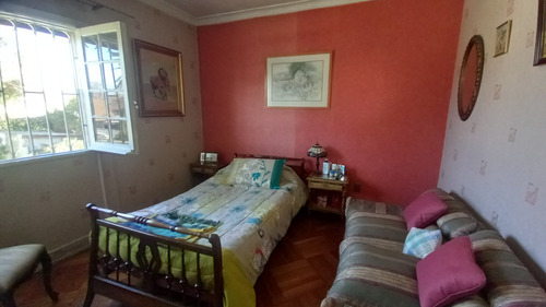 Casa Tradicional En Barrio Residencial De Suárez Mujica