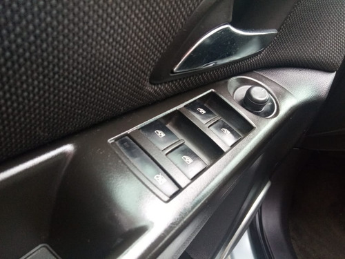 Imagem 6 de 15 de Cruze Lt Sedan 1.8 2012