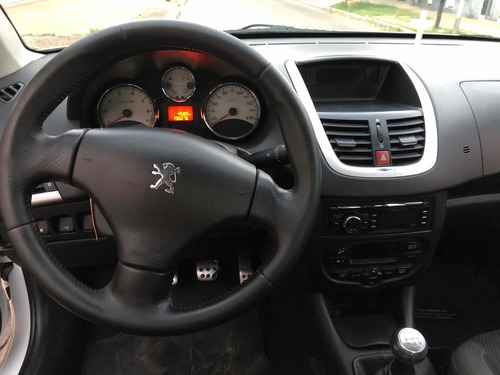 Peugeot 207 2011 1.6 Xt