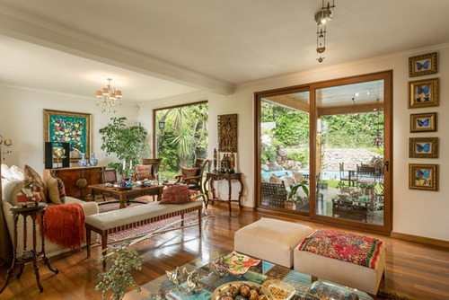 Julia Berstein - 5 Dormitorios - 6 Baños - Gran Vista.