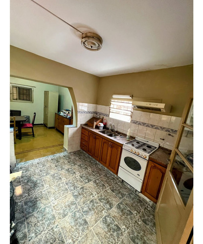 Alquiler. Centro. Casa 4 Dorm! Con Patio Quincho Y Asador! No Paga Expensas