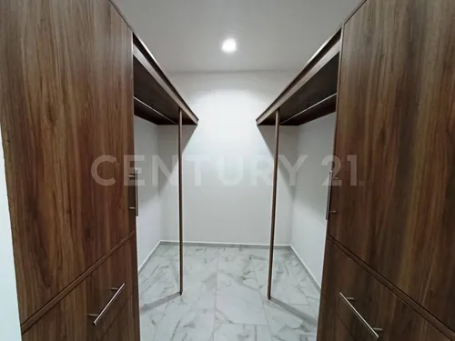 Casa En Venta, Nueva, Lomas De Cocoyoc, Con Alberca Y Jardín, Morelos
