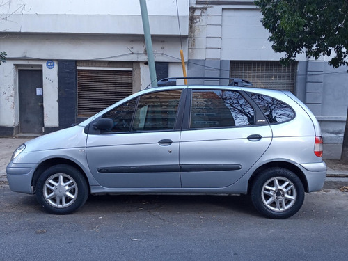 Imagen 2 de 14 de Renault Megane Scenic 16v