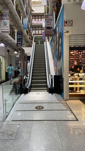 Imagen 6 de 8 de En Renta Locales Y Una Isla En Centro Comercial Moneda