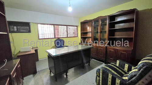 Casa En Calle Cerrada En Venta, Urb. El Marques