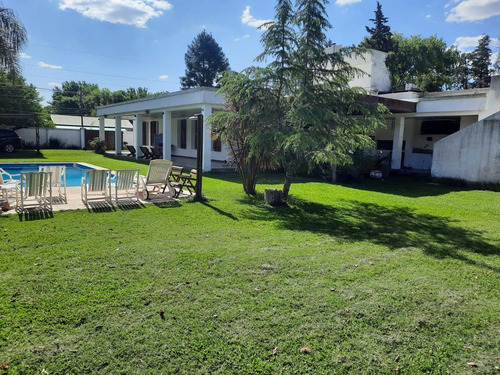 Imagen 25 de 25 de Excelente Casa En Venta- Diseño Moderno Y Ubicación Y Acceso Privilegiado. Funes Y Roldán